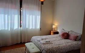 Roomy & Patio - 2 Bedroom Flat