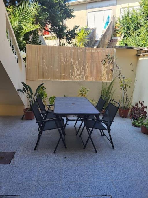 Roomy & Patio - 2 Bedroom Flat OOporto Exterior foto